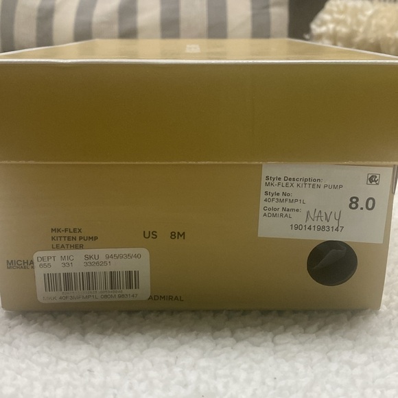 Michael Kors - MK Flex - Leather Kitten Heel. NAVY - Picture 8 of 8